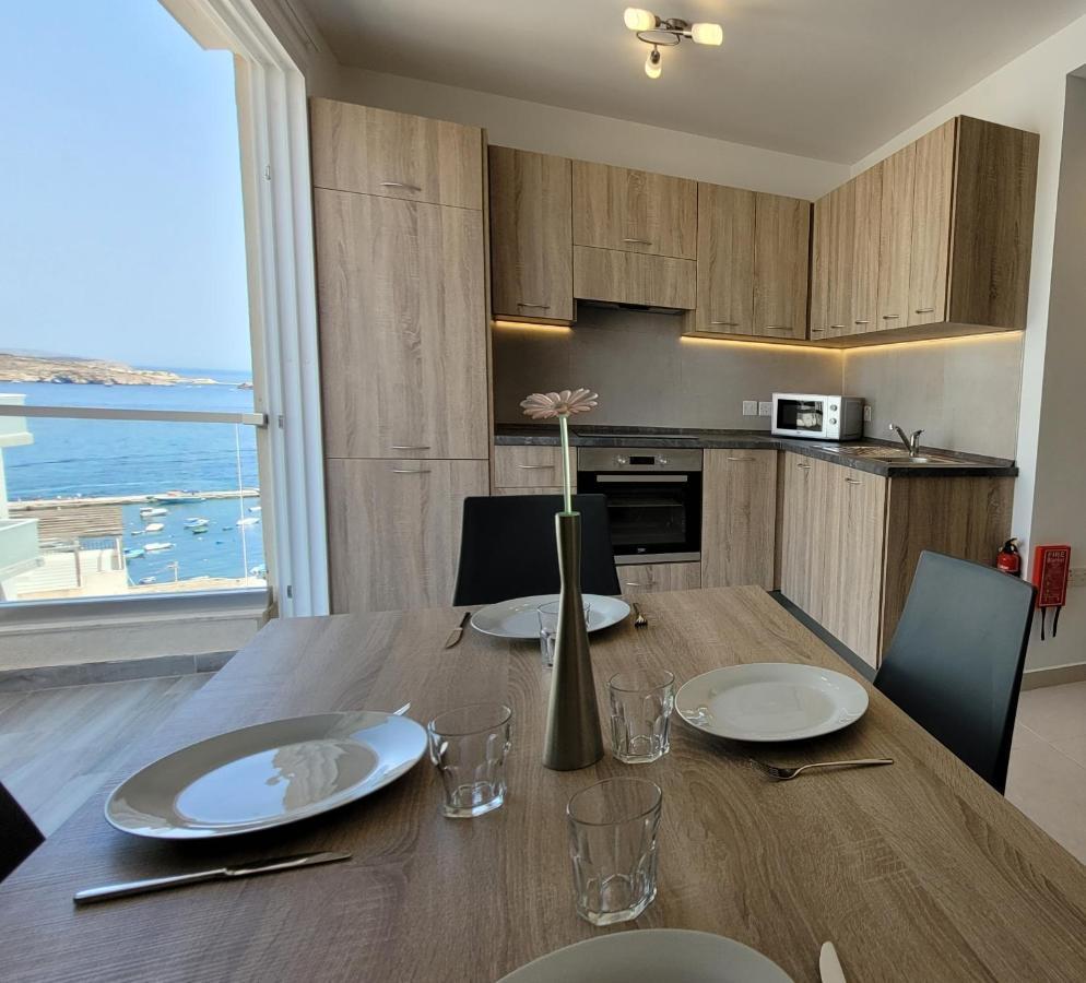 Lovely Apartment With Side Sea View セント・ポールズ・ベイ エクステリア 写真