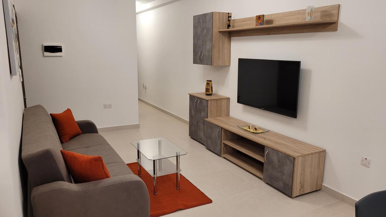 Lovely Apartment With Side Sea View セント・ポールズ・ベイ エクステリア 写真